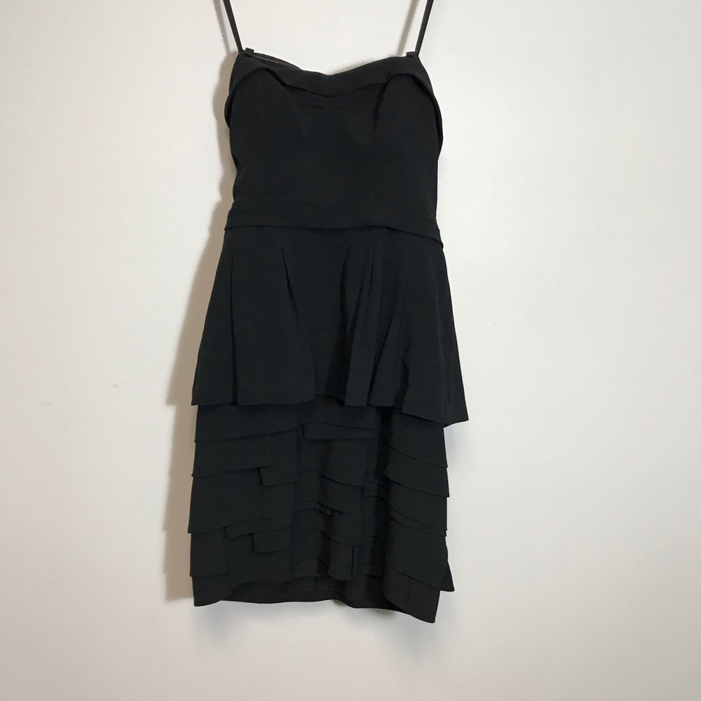 BCBG MAXAZRIA SIZE 2 little black sleeveless dress